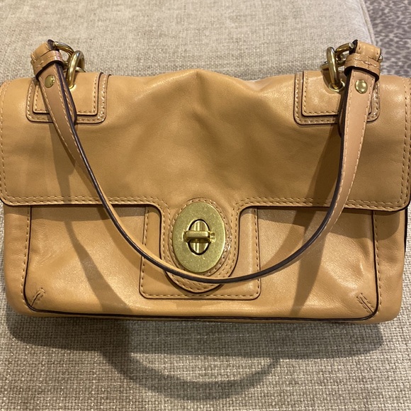 😍FABULOUS COACH HANDBAG😍 - Picture 2 of 8